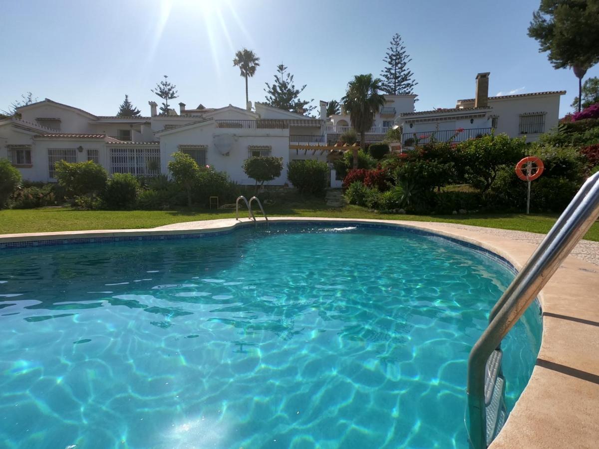 Апартаменты Studio With Access To The Garden. Open Pool. Beach Very Close. Wifi & Netflix Free Бенальмадена Экстерьер фото